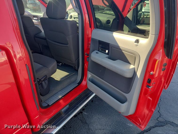 image for item JG9413 2004 Ford F150  SuperCrew pickup truck