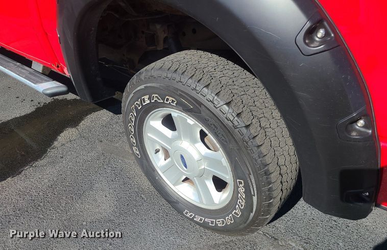 image for item JG9413 2004 Ford F150  SuperCrew pickup truck