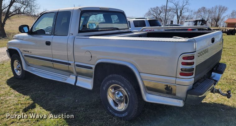 image for item JL9341 1998 Dodge Ram 1500  Quad Cab pickup truck