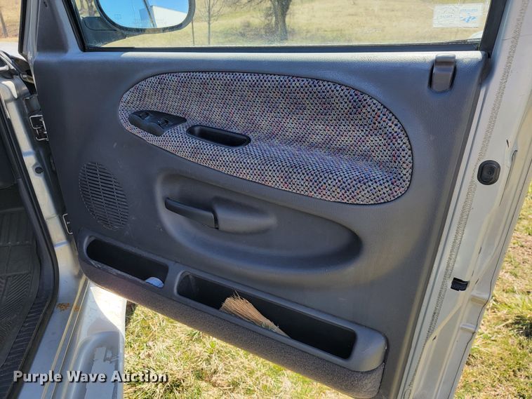 image for item JL9341 1998 Dodge Ram 1500  Quad Cab pickup truck