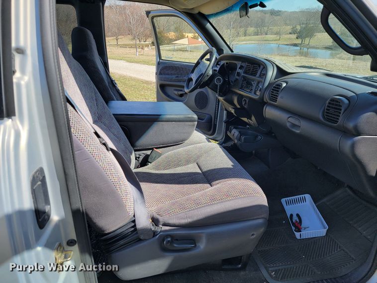 image for item JL9341 1998 Dodge Ram 1500  Quad Cab pickup truck