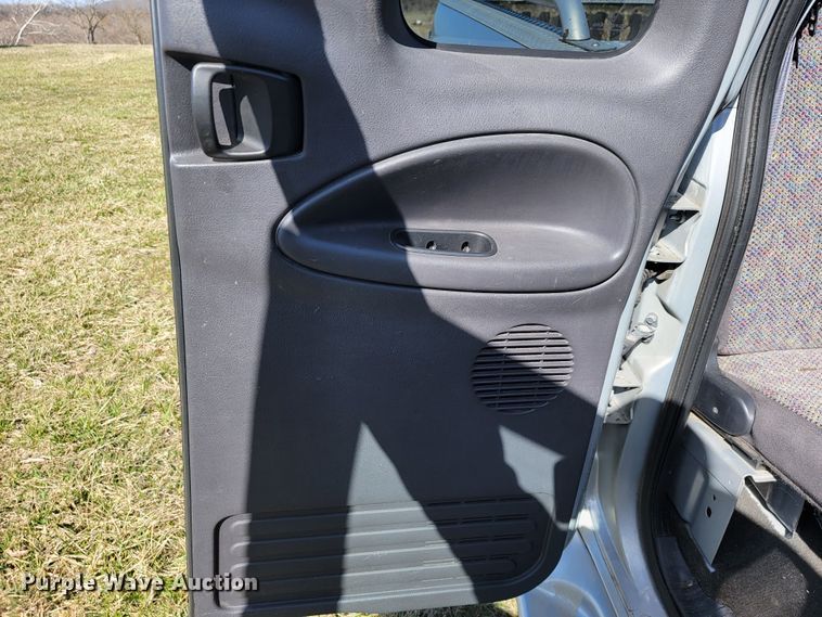 image for item JL9341 1998 Dodge Ram 1500  Quad Cab pickup truck