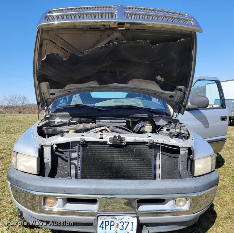 image for item JL9341 1998 Dodge Ram 1500  Quad Cab pickup truck