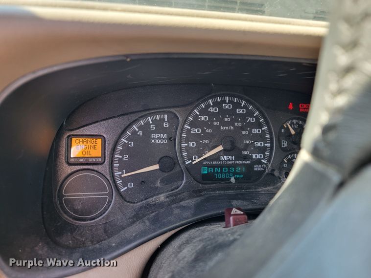 image for item JL9346 2002 Chevrolet Silverado 1500  Ext. Cab pickup truck