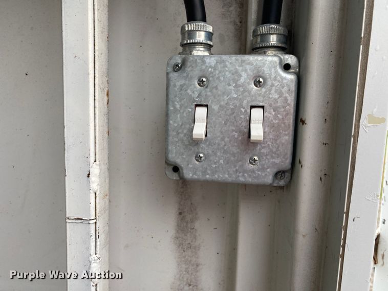 image for item JU9304 2001 S&H  enclosed cargo trailer