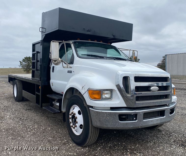 image for item JW9161 2008 Ford F650 Super Duty  flatbed truck