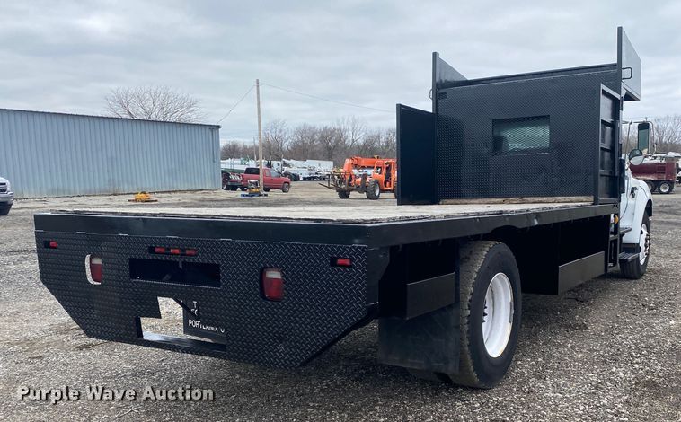 image for item JW9161 2008 Ford F650 Super Duty  flatbed truck