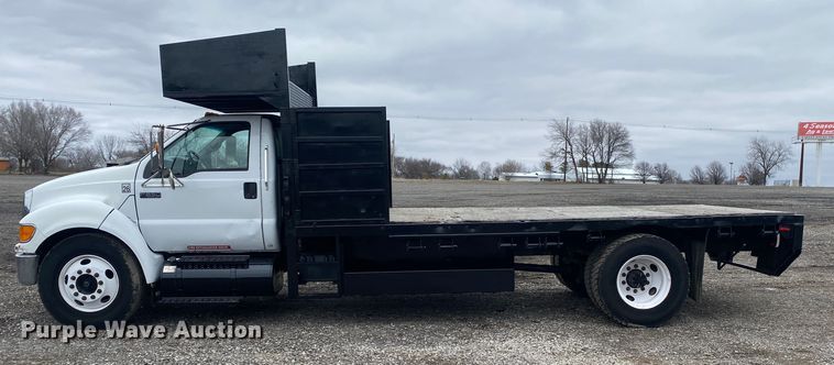 image for item JW9161 2008 Ford F650 Super Duty  flatbed truck