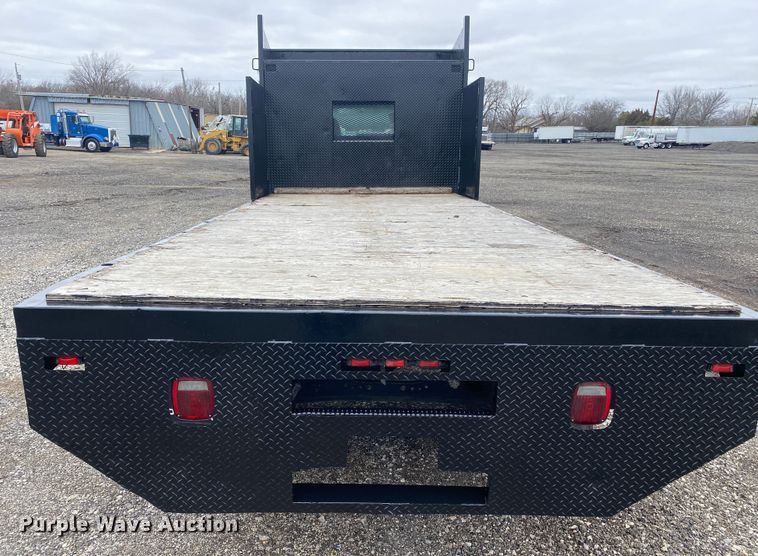 image for item JW9161 2008 Ford F650 Super Duty  flatbed truck