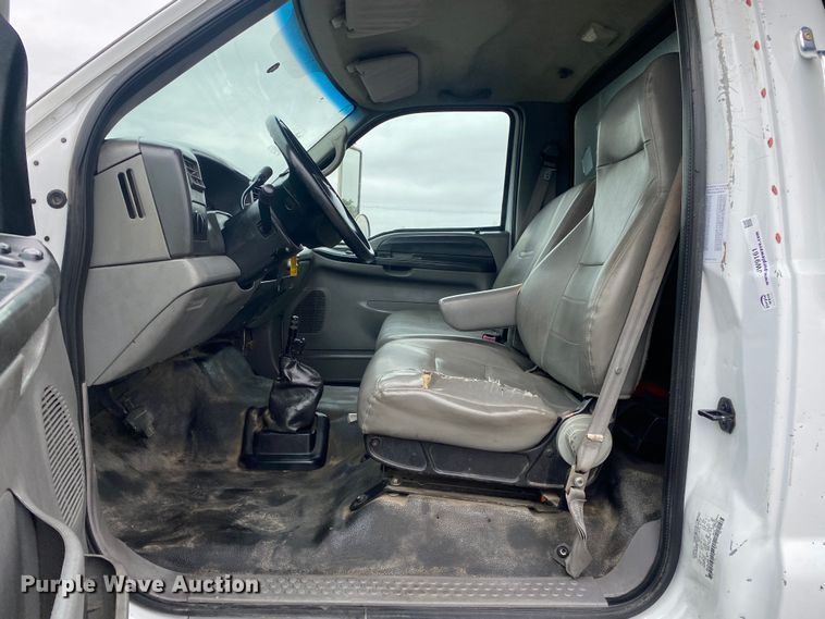 image for item JW9161 2008 Ford F650 Super Duty  flatbed truck