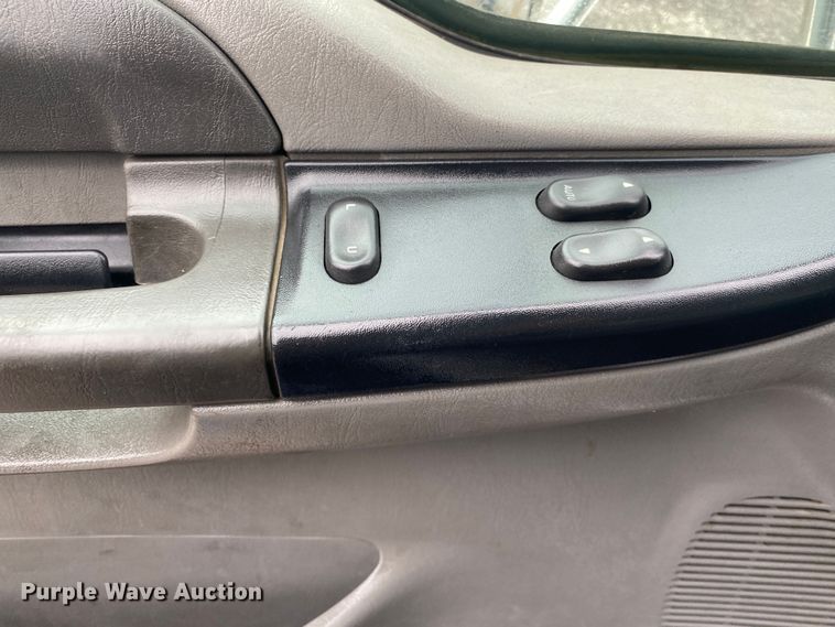 image for item JW9161 2008 Ford F650 Super Duty  flatbed truck