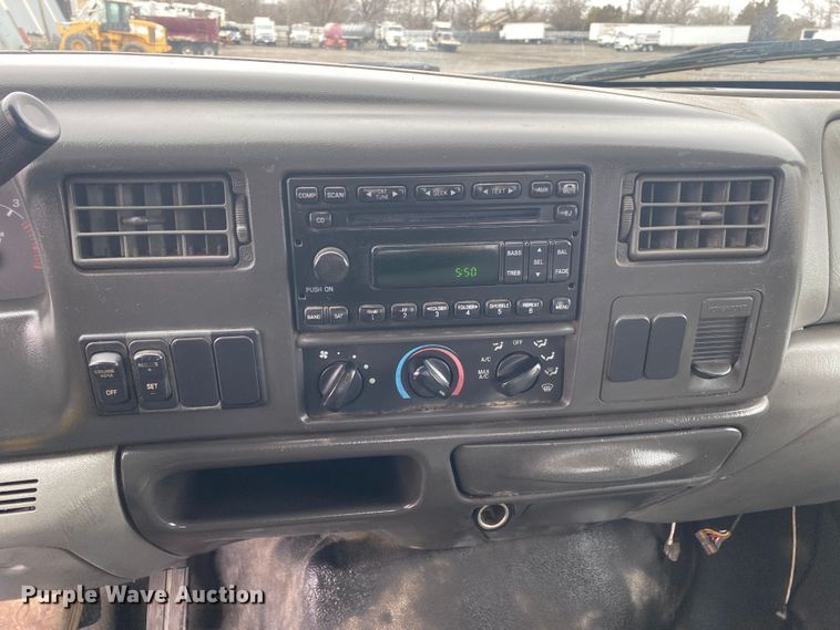 image for item JW9161 2008 Ford F650 Super Duty  flatbed truck