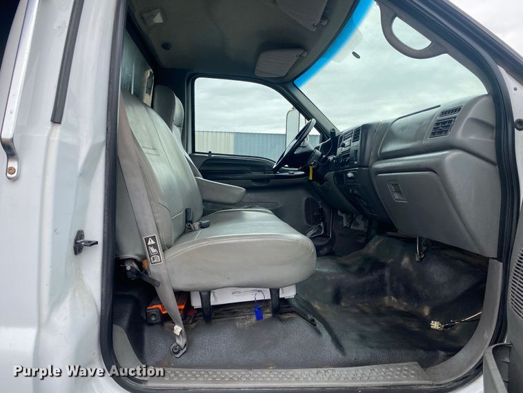 image for item JW9161 2008 Ford F650 Super Duty  flatbed truck