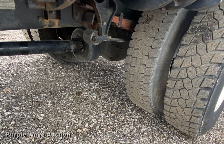 image for item JW9161 2008 Ford F650 Super Duty  flatbed truck