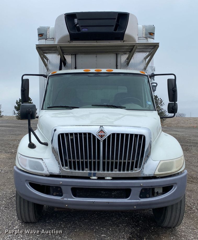 image for item JW9211 2014 International 4300  refrigerated truck