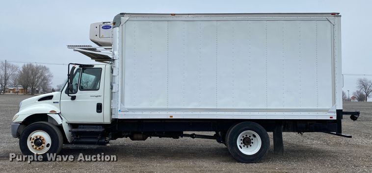 image for item JW9211 2014 International 4300  refrigerated truck