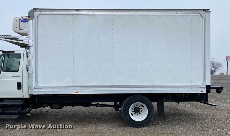 image for item JW9211 2014 International 4300  refrigerated truck