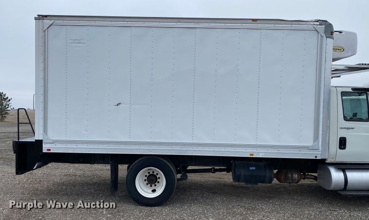 image for item JW9211 2014 International 4300  refrigerated truck