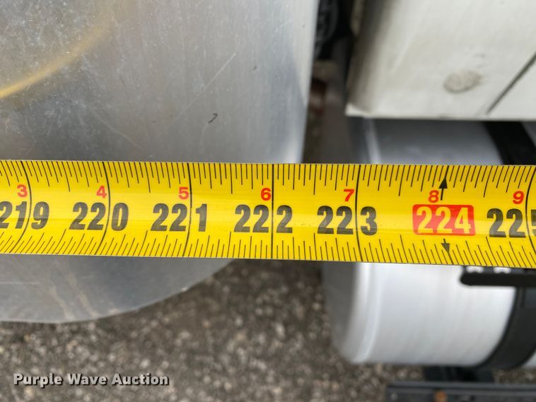 image for item JW9211 2014 International 4300  refrigerated truck