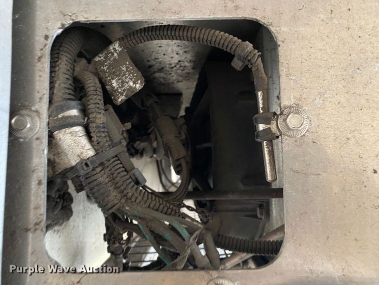 image for item JW9211 2014 International 4300  refrigerated truck