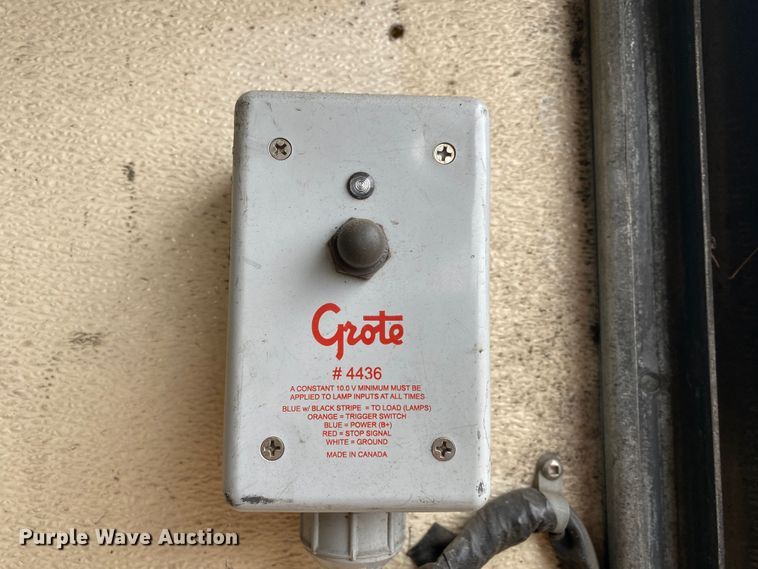 image for item JW9211 2014 International 4300  refrigerated truck