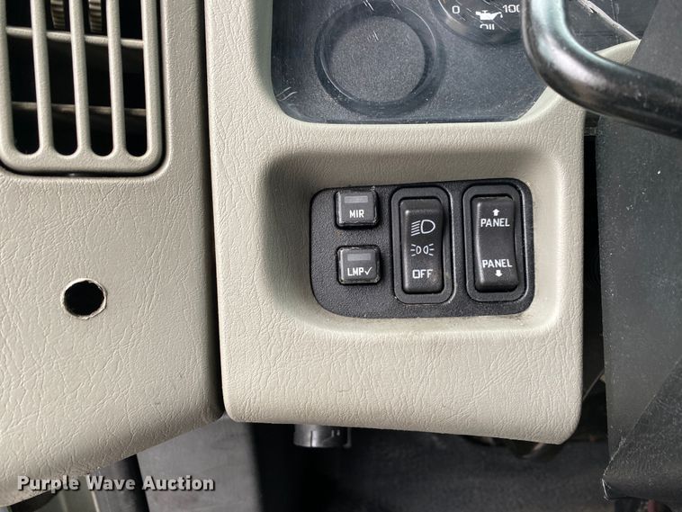 image for item JW9211 2014 International 4300  refrigerated truck