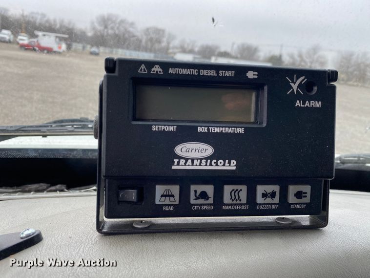 image for item JW9211 2014 International 4300  refrigerated truck