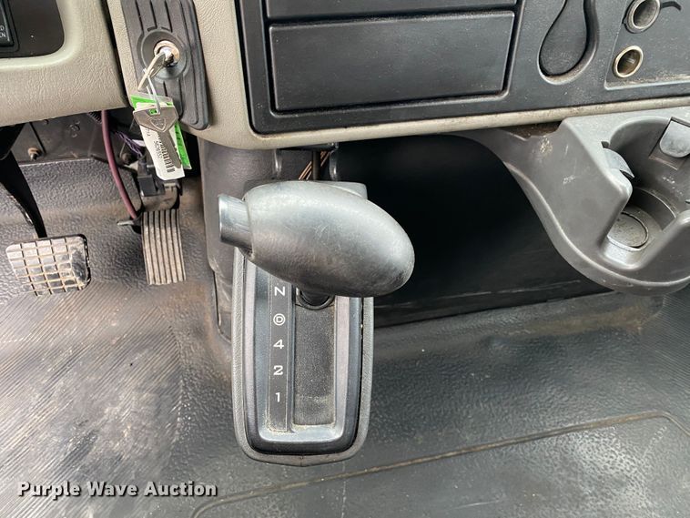 image for item JW9211 2014 International 4300  refrigerated truck