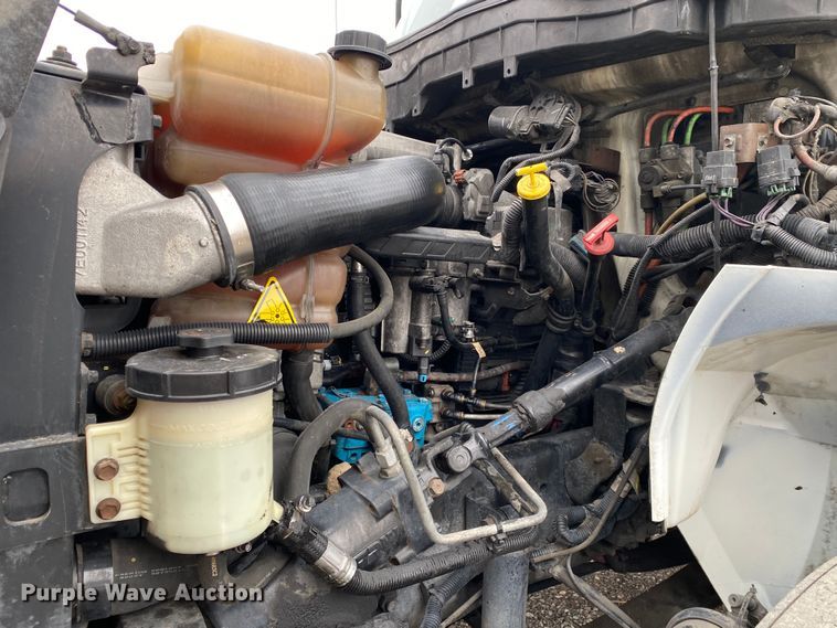 image for item JW9211 2014 International 4300  refrigerated truck