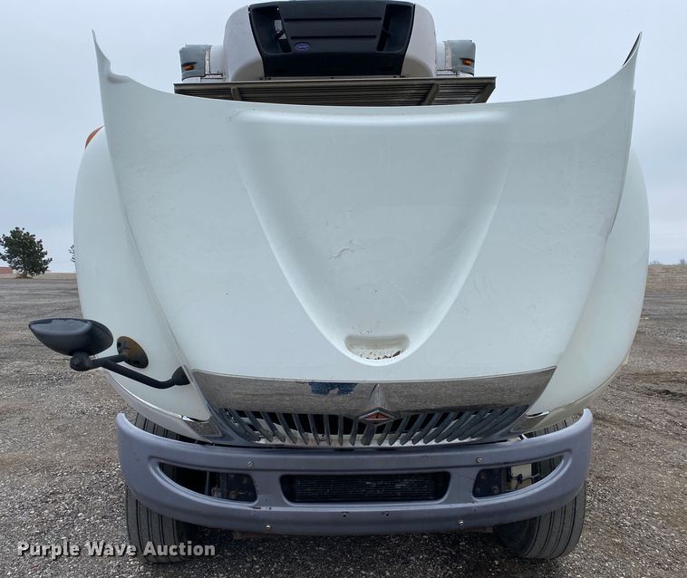 image for item JW9211 2014 International 4300  refrigerated truck