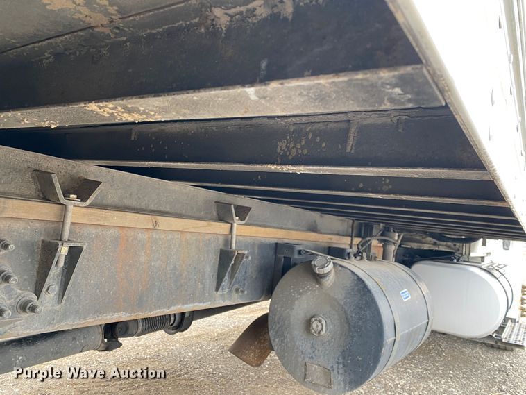 image for item JW9211 2014 International 4300  refrigerated truck