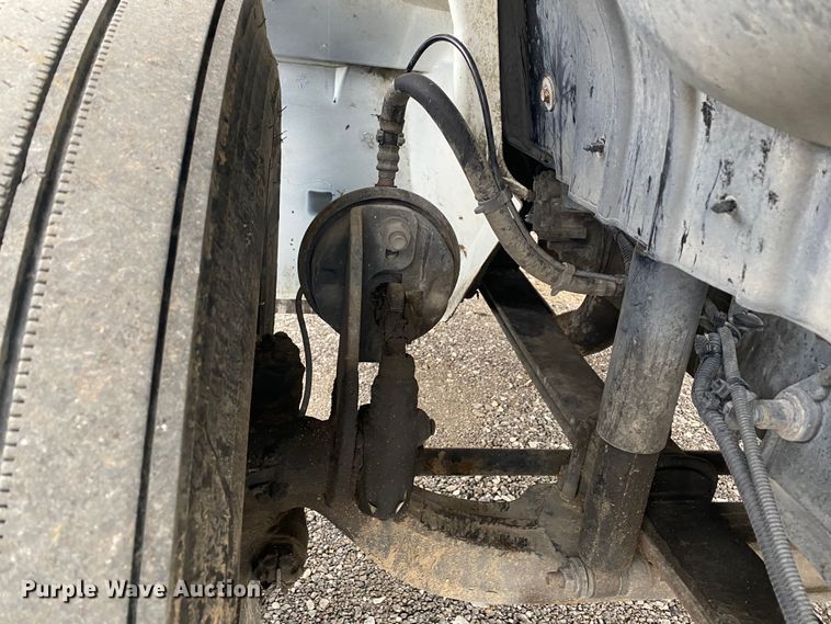 image for item JW9211 2014 International 4300  refrigerated truck