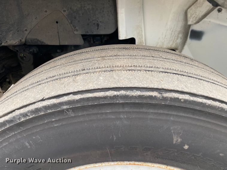 image for item JW9211 2014 International 4300  refrigerated truck