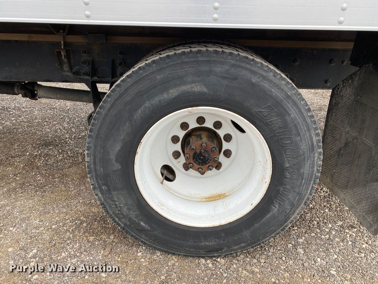 image for item JW9211 2014 International 4300  refrigerated truck