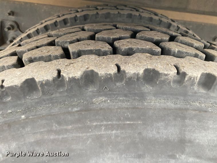 image for item JW9211 2014 International 4300  refrigerated truck