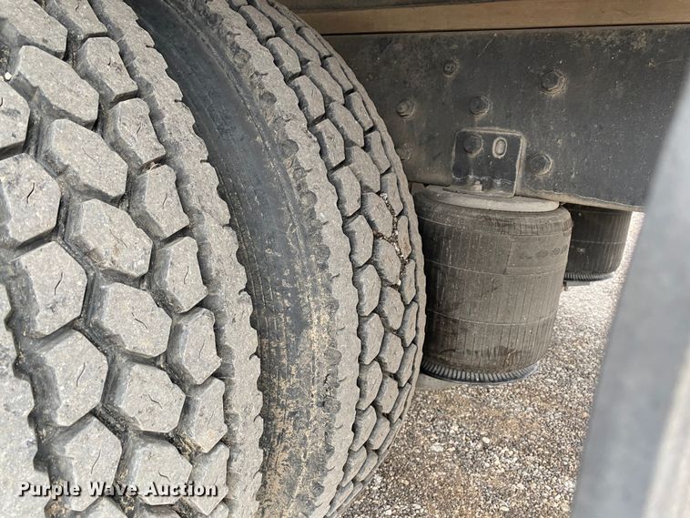 image for item JW9211 2014 International 4300  refrigerated truck