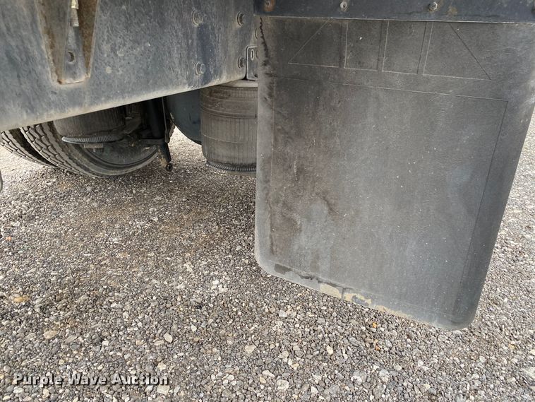 image for item JW9211 2014 International 4300  refrigerated truck