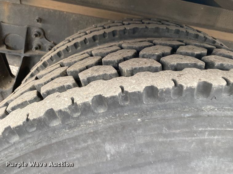 image for item JW9211 2014 International 4300  refrigerated truck