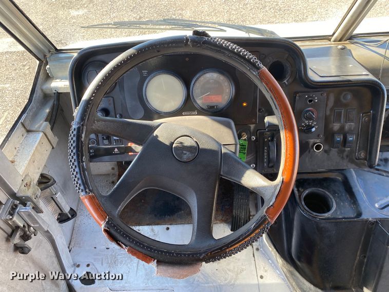 image for item JW9245 2007 Freightliner MT55  delivery van