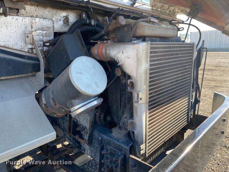 image for item JW9245 2007 Freightliner MT55  delivery van