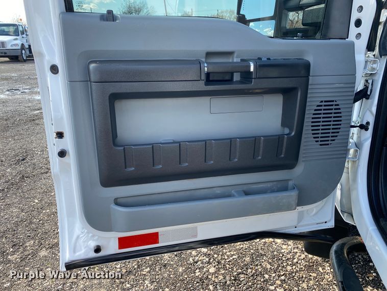 image for item KB9572 2012 Ford F550 Super Duty XL  Crew Cab utility / service truck