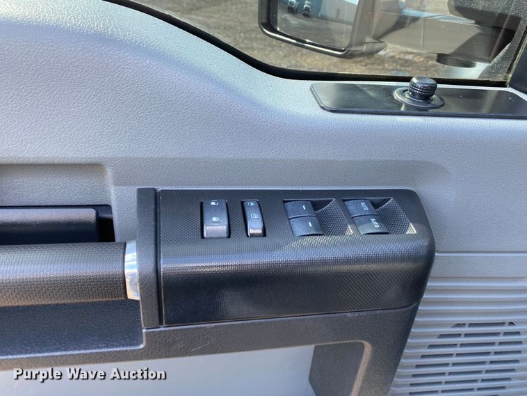 image for item KB9572 2012 Ford F550 Super Duty XL  Crew Cab utility / service truck