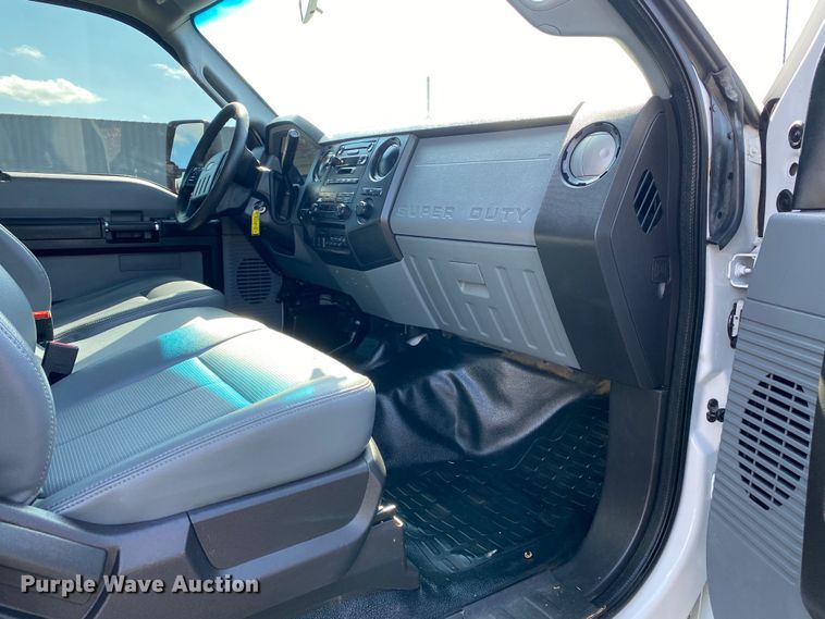 image for item KB9572 2012 Ford F550 Super Duty XL  Crew Cab utility / service truck