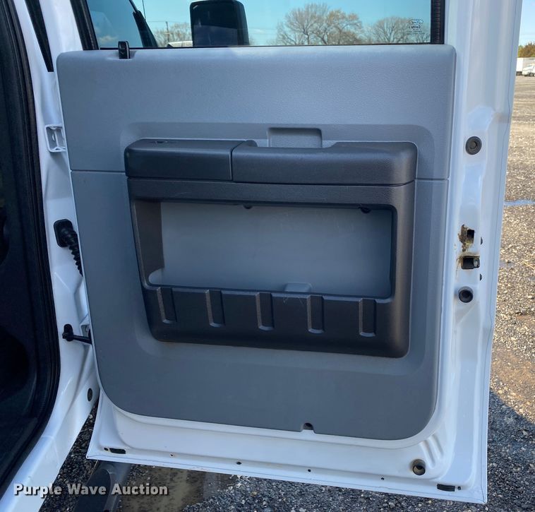 image for item KB9572 2012 Ford F550 Super Duty XL  Crew Cab utility / service truck