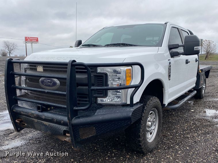 image for item KB9584 2017 Ford F250 Super Duty XL  Crew Cab flatbed pickup truck