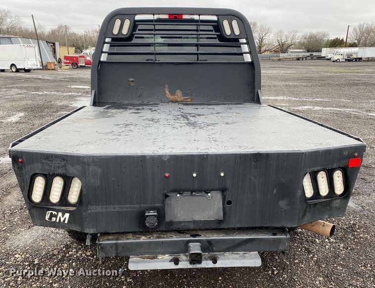 image for item KB9584 2017 Ford F250 Super Duty XL  Crew Cab flatbed pickup truck