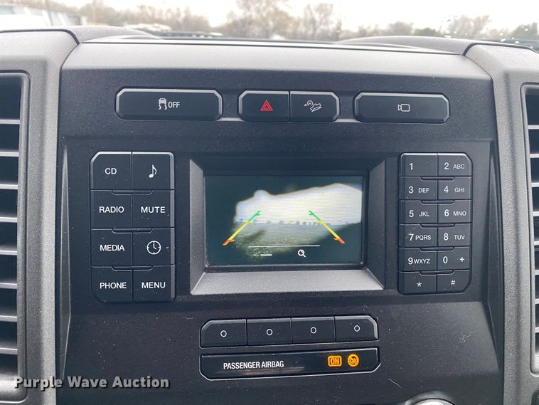 image for item KB9584 2017 Ford F250 Super Duty XL  Crew Cab flatbed pickup truck