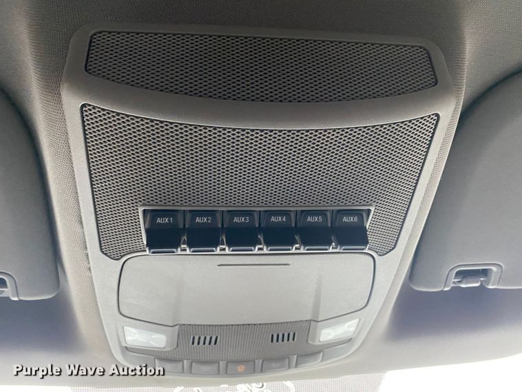 image for item KB9584 2017 Ford F250 Super Duty XL  Crew Cab flatbed pickup truck