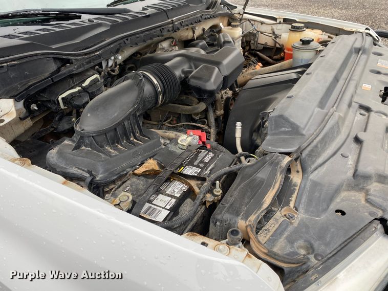 image for item KB9584 2017 Ford F250 Super Duty XL  Crew Cab flatbed pickup truck