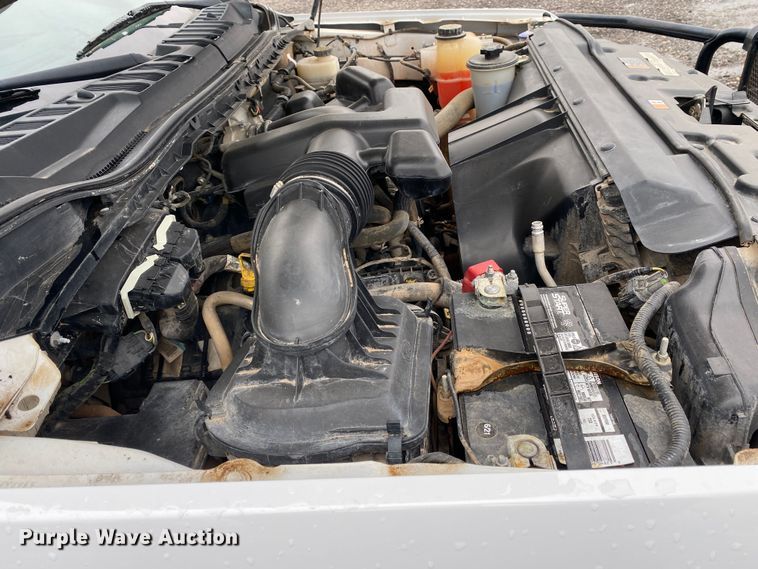 image for item KB9584 2017 Ford F250 Super Duty XL  Crew Cab flatbed pickup truck